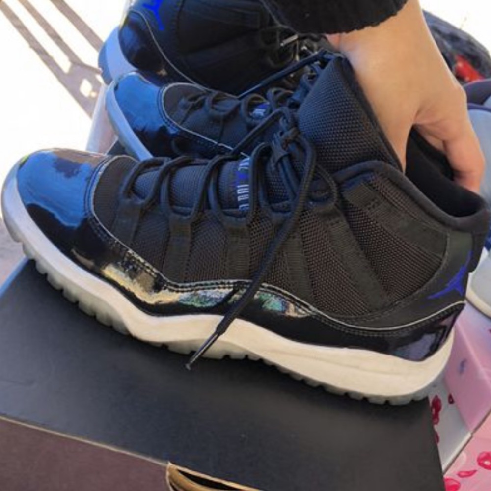 Jordan space jams size 3y